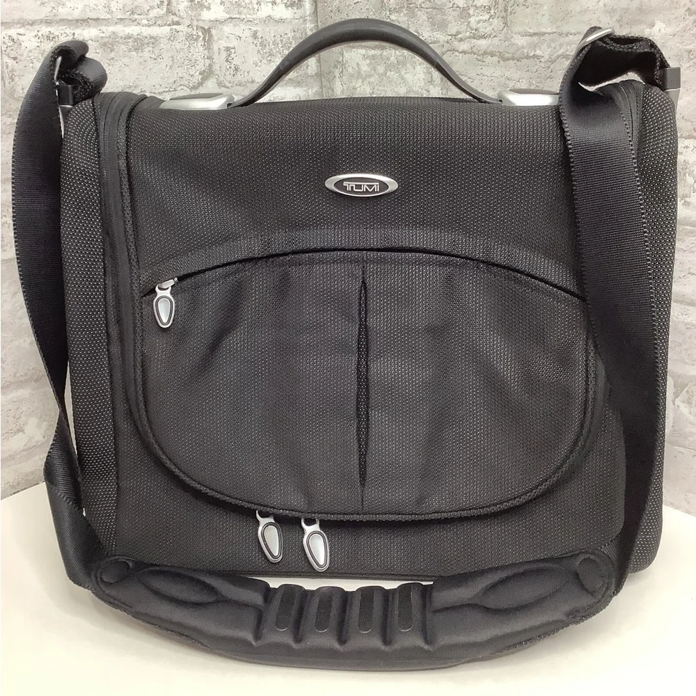 Tumi Black Briefcase Flap 2Way Shoulder Bag Travel Rare 14” Large Men’s